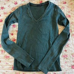 BRANDY MEVILLE VNECK GREEN LONG SLEEVE